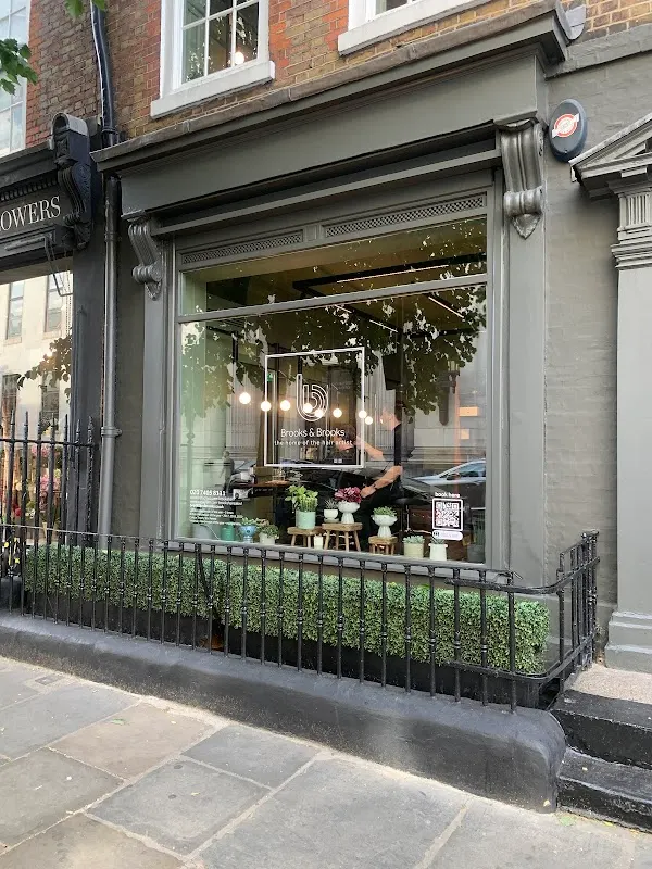 Brooks and Brooks Hairdressing — Hairdresser in London